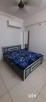 Beautiful 3 bhk furnished flat near Virani Chowk