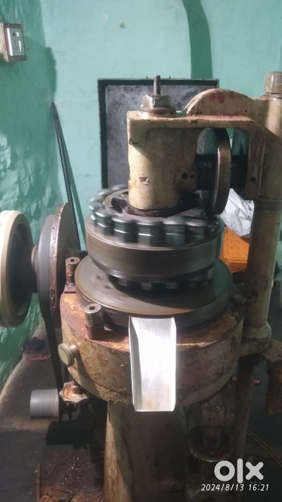 Semi Automatic Rotatory Tablet making machine