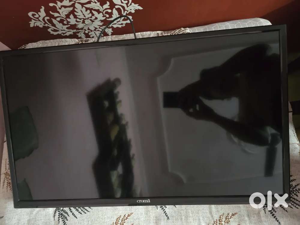 Croma 32 Inch
