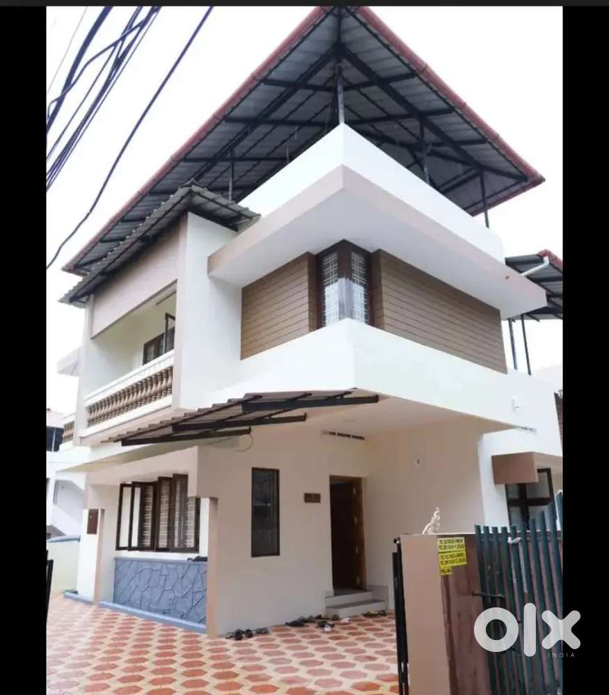 Ladies pg in kaloor 3500/-attached bathroom all feslitys are available