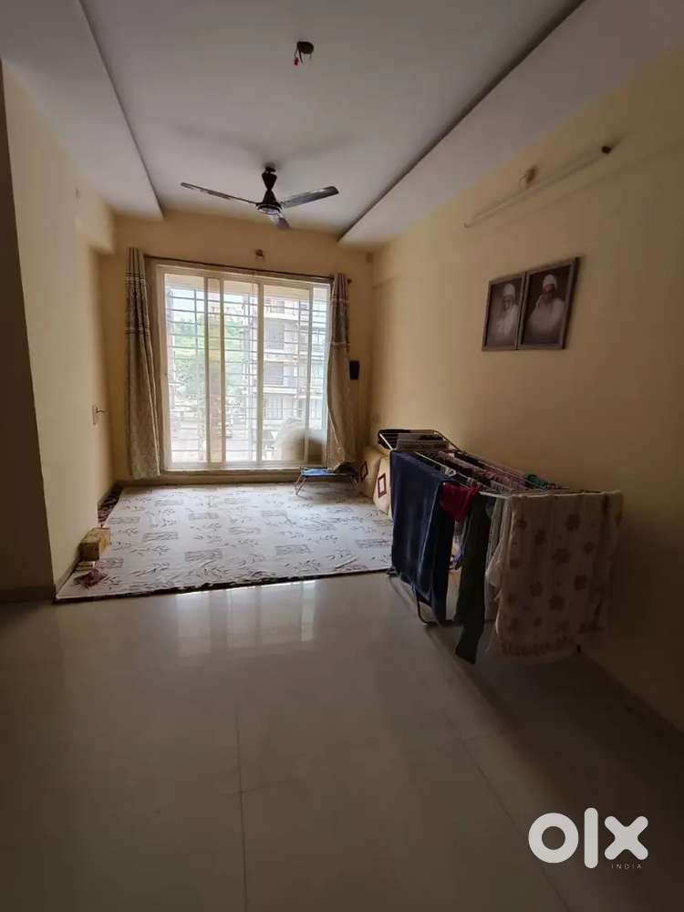 2bhk road facing flat in tower
