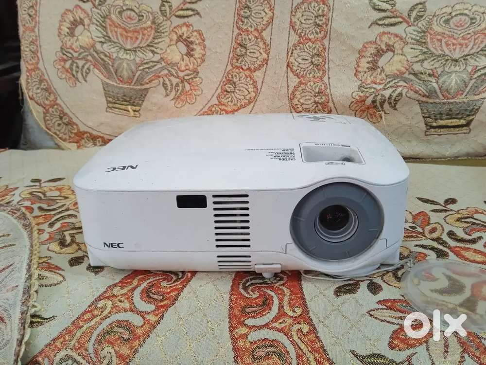Projector nec neat condition