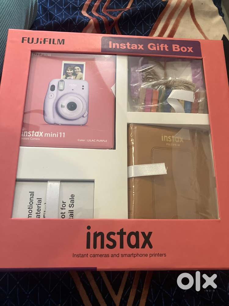 Fujufilm instax 11 Polaroid camera