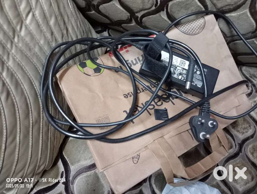 probal hai laptop mai kuch batam nhi hai charging mai on hota hai
