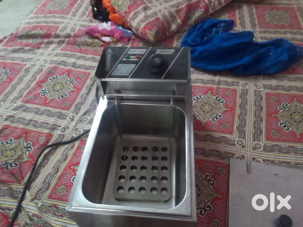 Oven and other related utensils