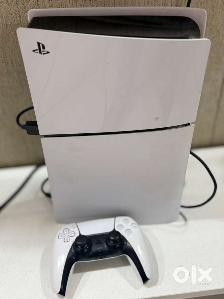 Playstation 5 slim digital 1Tb with warranty till may