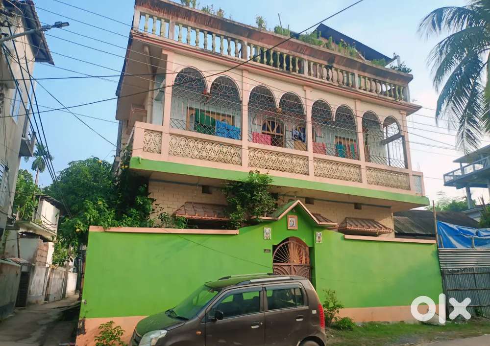 মেইন রাস্তার সাথে 2 তলা বাড়ি বিক্রি করা হবে, রাস্তা 20 ফুট.