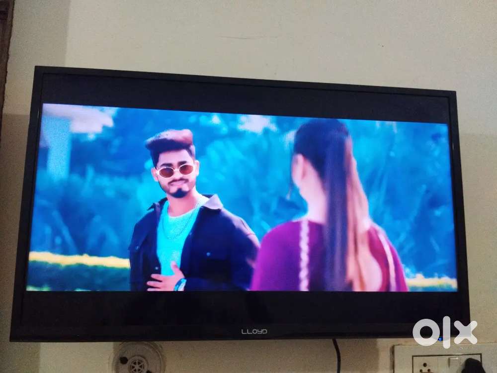 Lloyd 32 inches Led smart tv