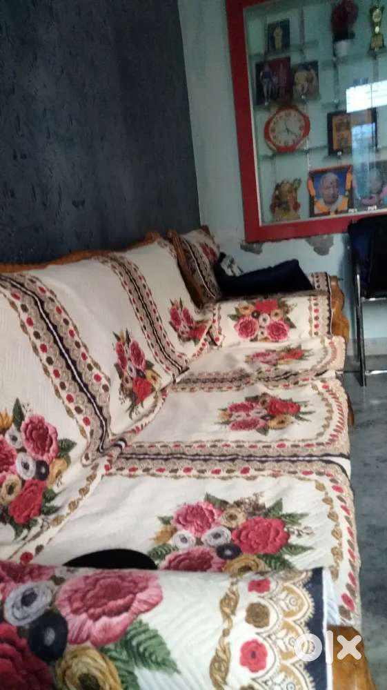 Sofa n Central table