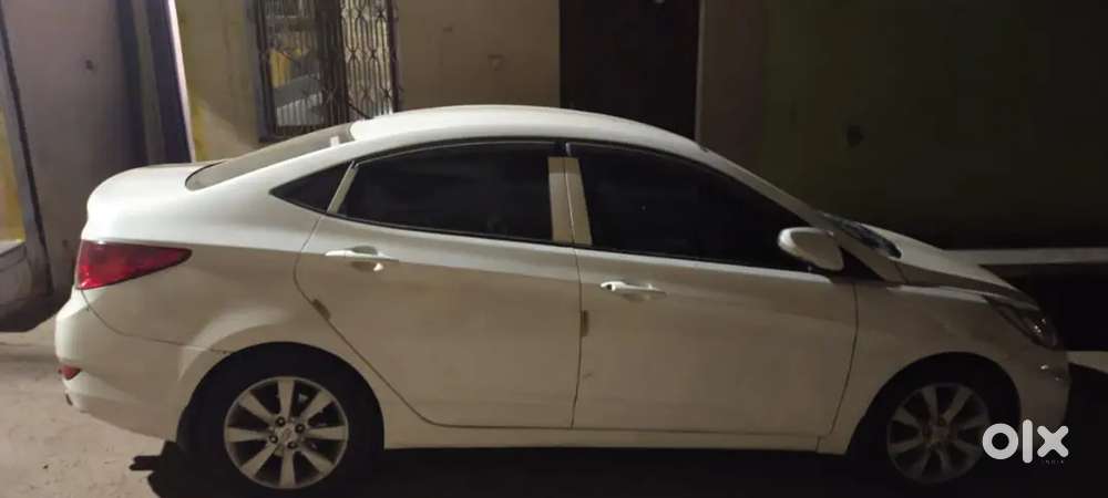 Hyundai Verna 2012