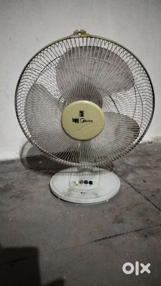 WHITE TABLEFAN