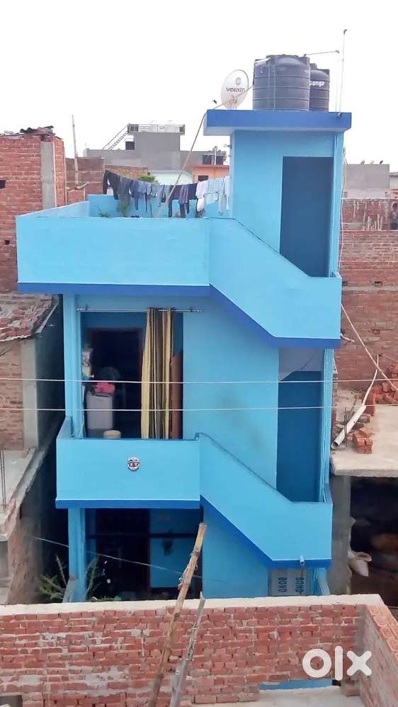 4 room 2 toilet 1 bhothroom 3 bike parking  2 kitchen