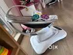 4 moms (baby swing )