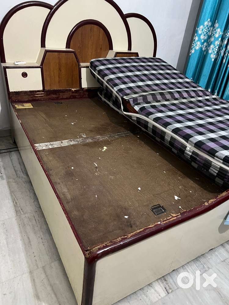 Double bed without mattress in good condition