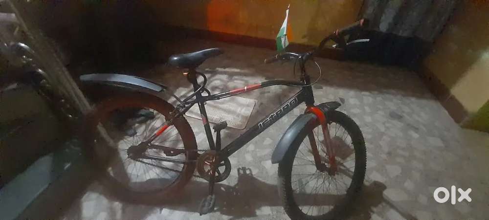 Bmw cycle Name is Hopper Jet Pro 26 1 year old