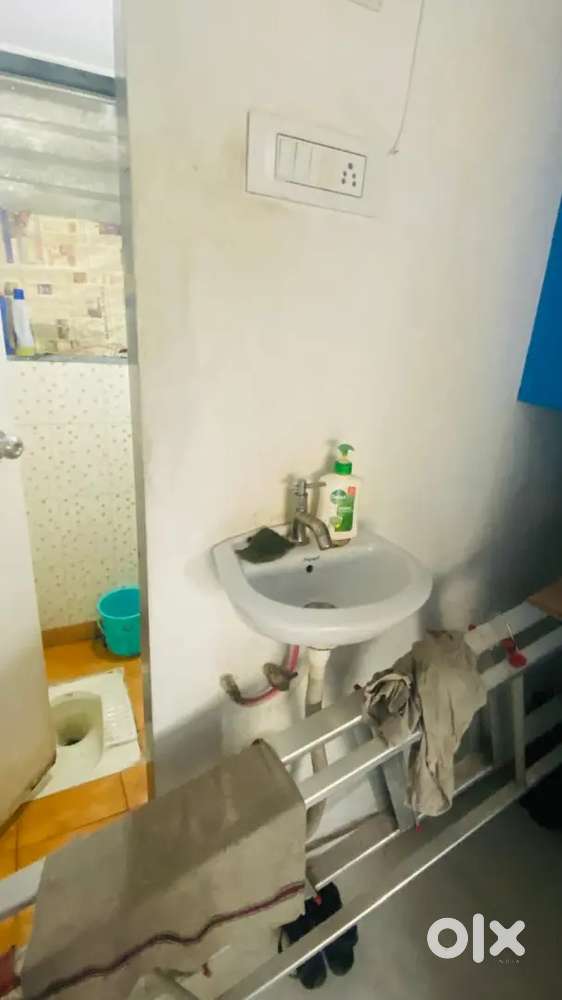 Shop for rent in Airoli sect 19