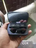 Earphones only 5month old