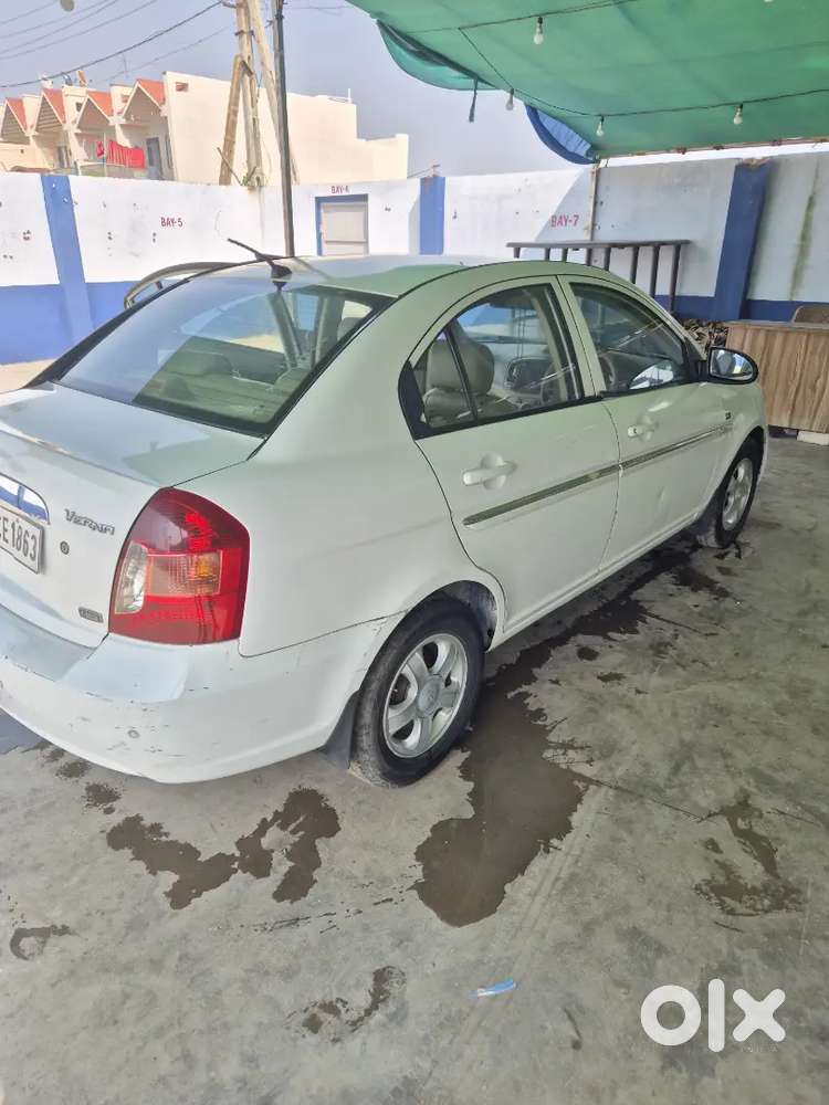 Hyundai Verna 2011