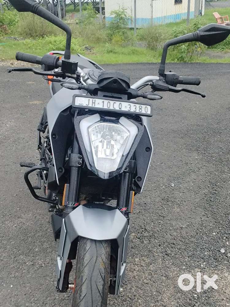 Showroom condition me hai