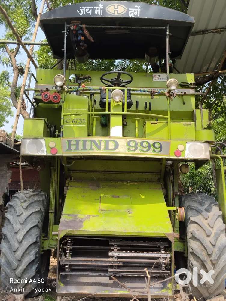 Good condition compine harvester Hind company