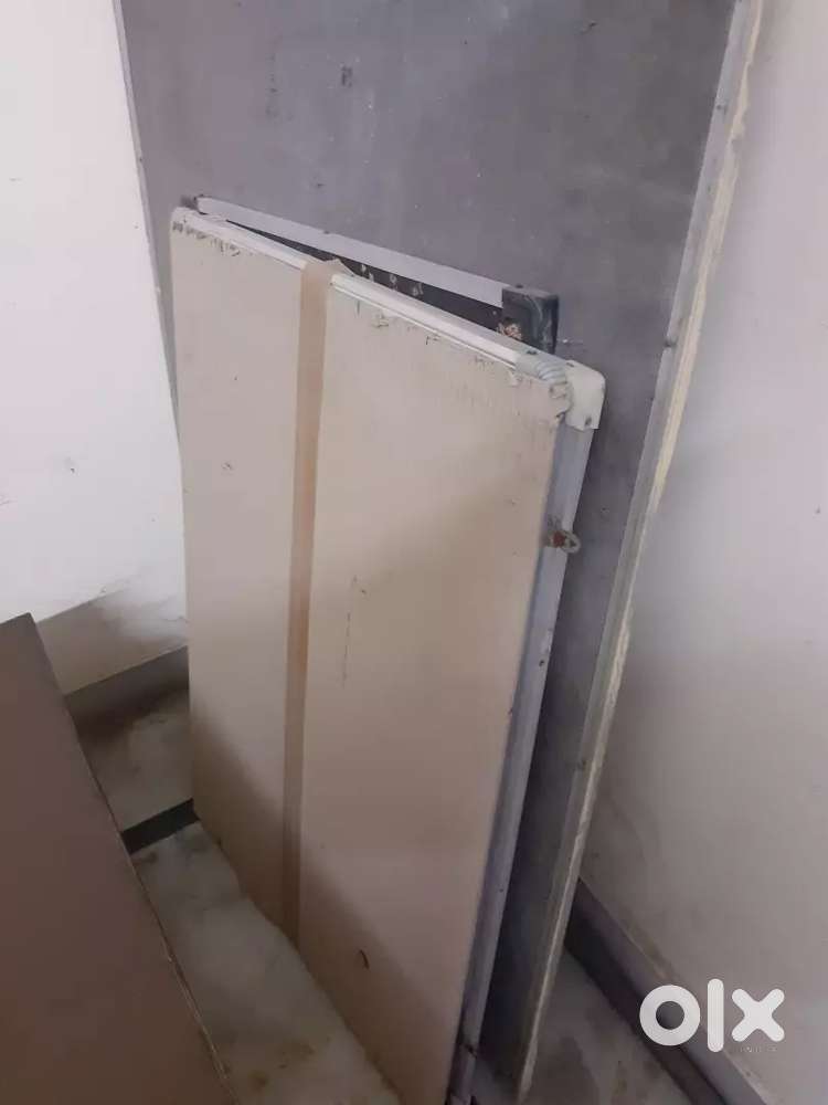 Notice board 2 x 3 ft