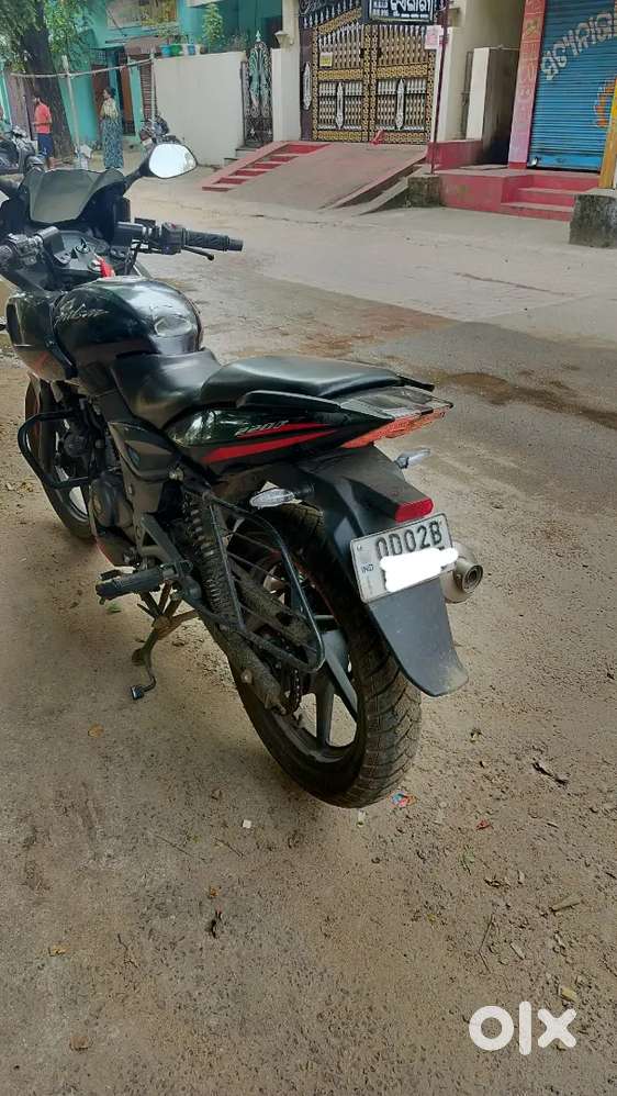 Bajaj Pulsar 220