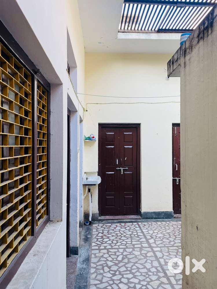 2 Room House for Rent in Katra Bazar