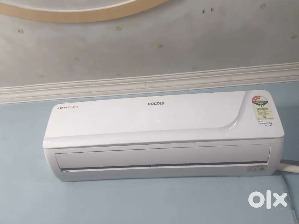 Split AC 1 YEAR OLD ,1 Season used only .