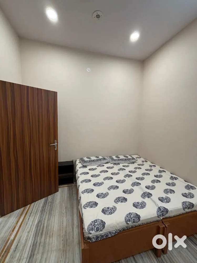 3 rooms available for bachelors!