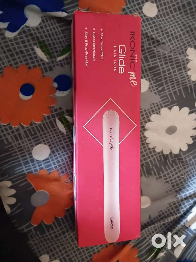 Hair straightner of IKONIC ME