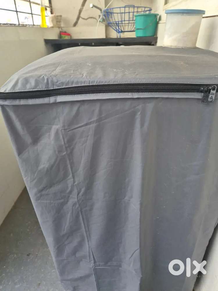 Well maintained top load fully automatic 6kg washing machine