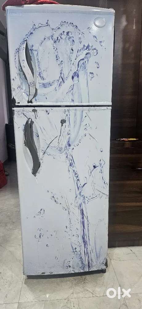 LG DOUBLE DOOR FRIDGE IN GOOD WORKING CONDITION