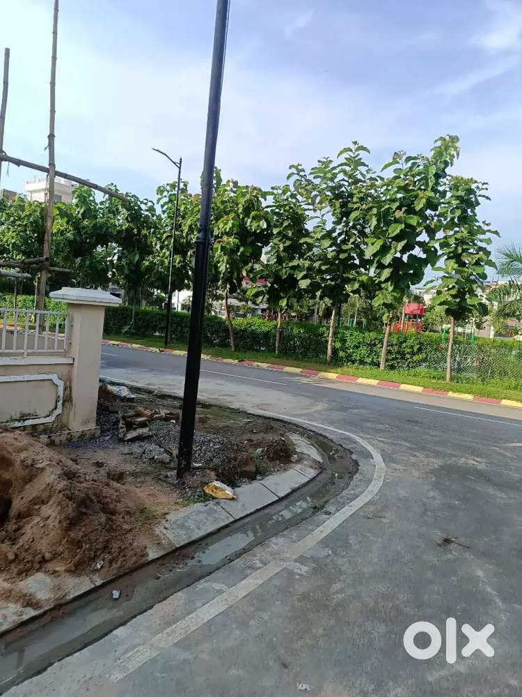 सबसे सस्ता जमीन ले संकल्प पेट्रोल पंप के सामने बैंक लोन सुविधा