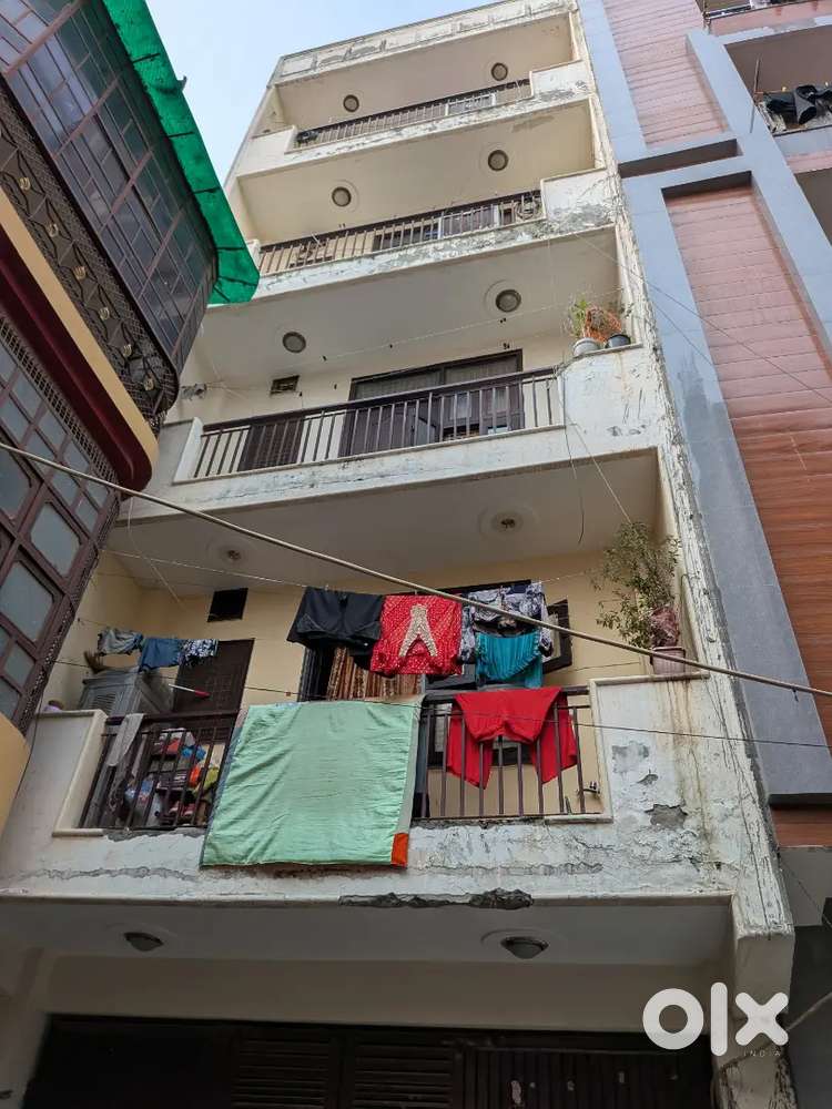 55 gaj independent house