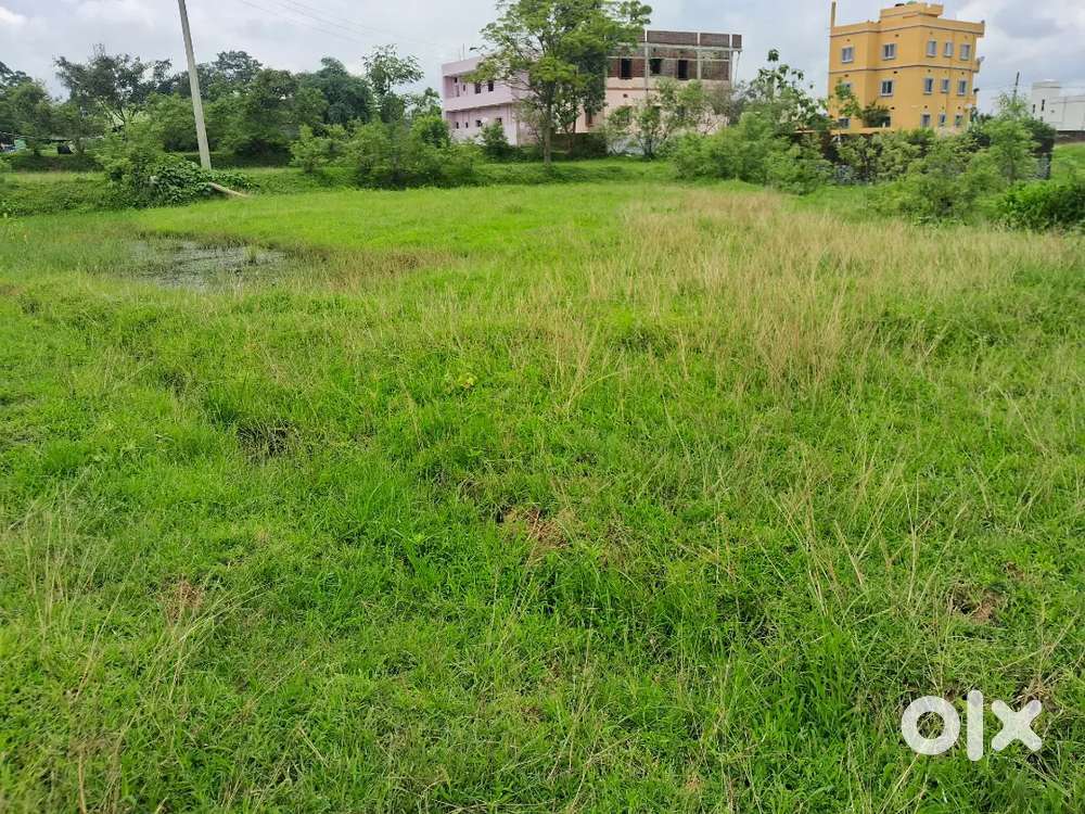 St plot 5 desmil per desmil 2.50 lakh tata road namkum near kv school