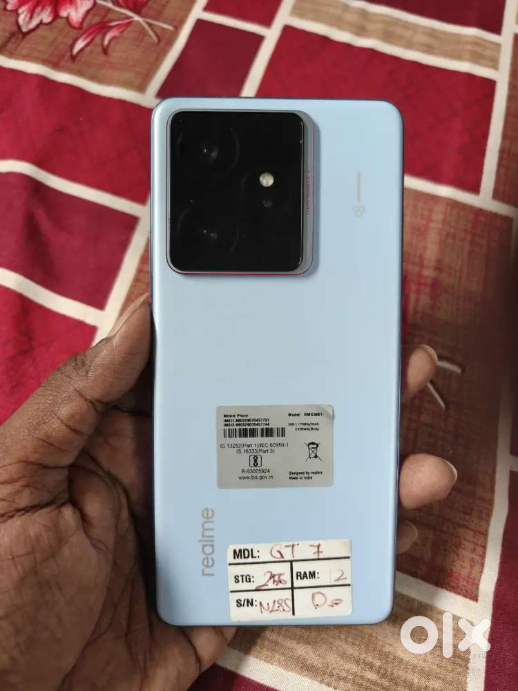 Realme gt 7 12gb 256gb 4month used (only mobile)neat condition