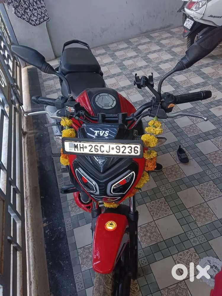 tvs raidar गाडि आहे