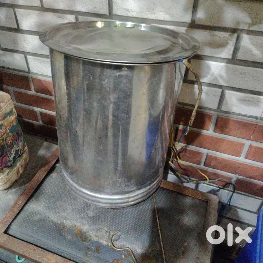 Heating road attached with tank