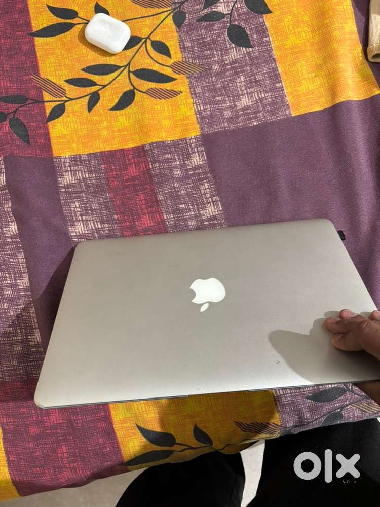 Macbook air 13inch 128gb SSD, Working great