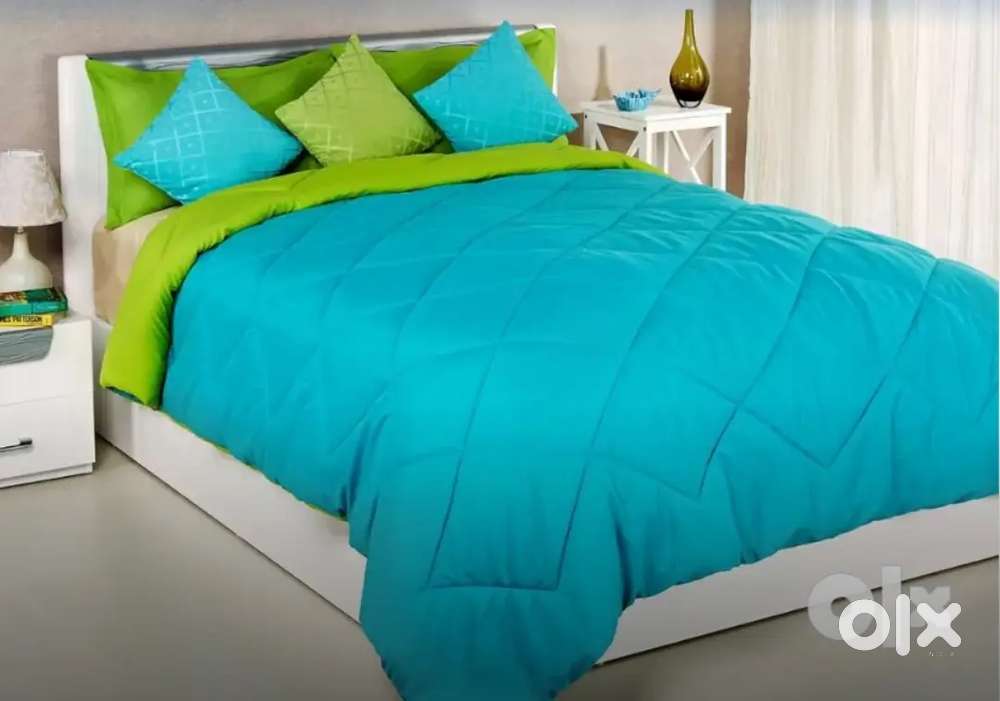 Comfortable dualcolour comforter. Large size