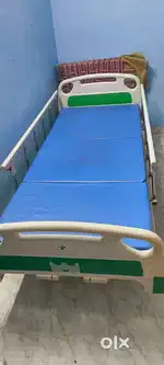 Hospital bed set