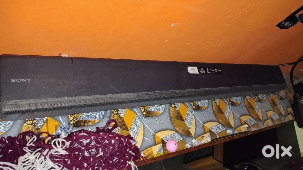 SONY HT-G700 soundbar and wireless subwoofer