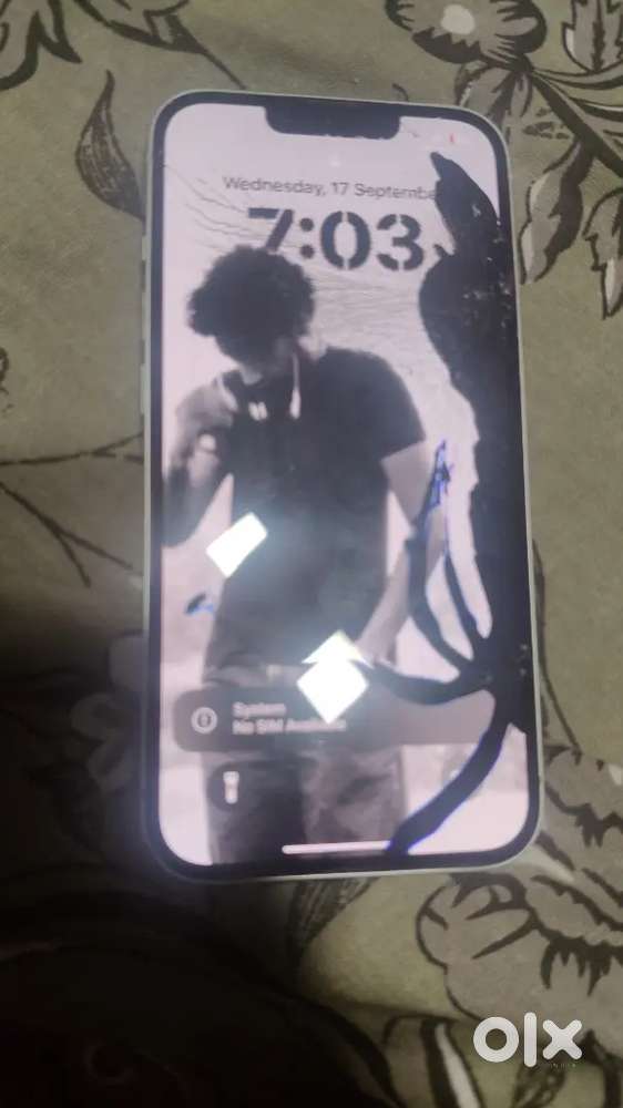 iPhone 13 screen broken bill box not available