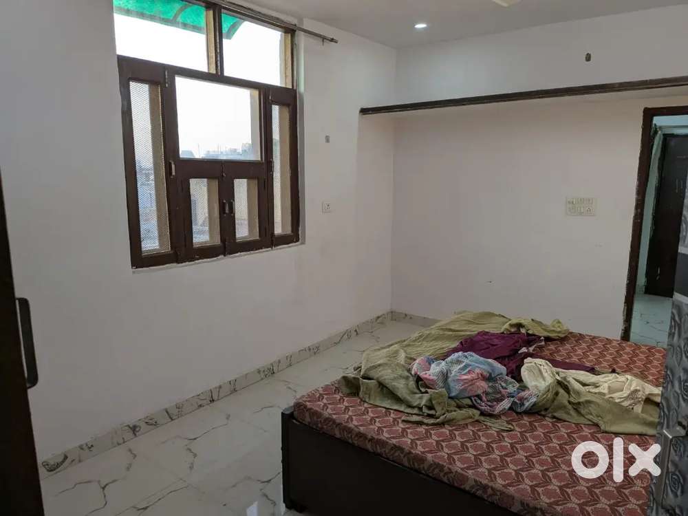 Compact 2 bhk fully furnished in sec 51