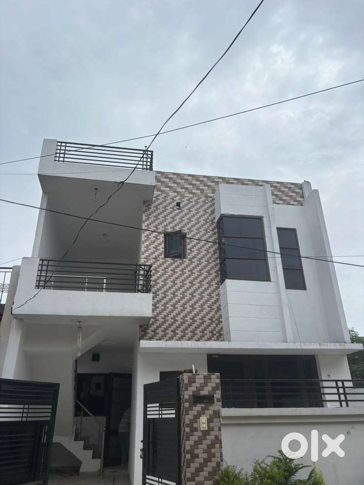 Owner build up 176 gaj Kothi Dashmesh Nagar kharar near kharar bus