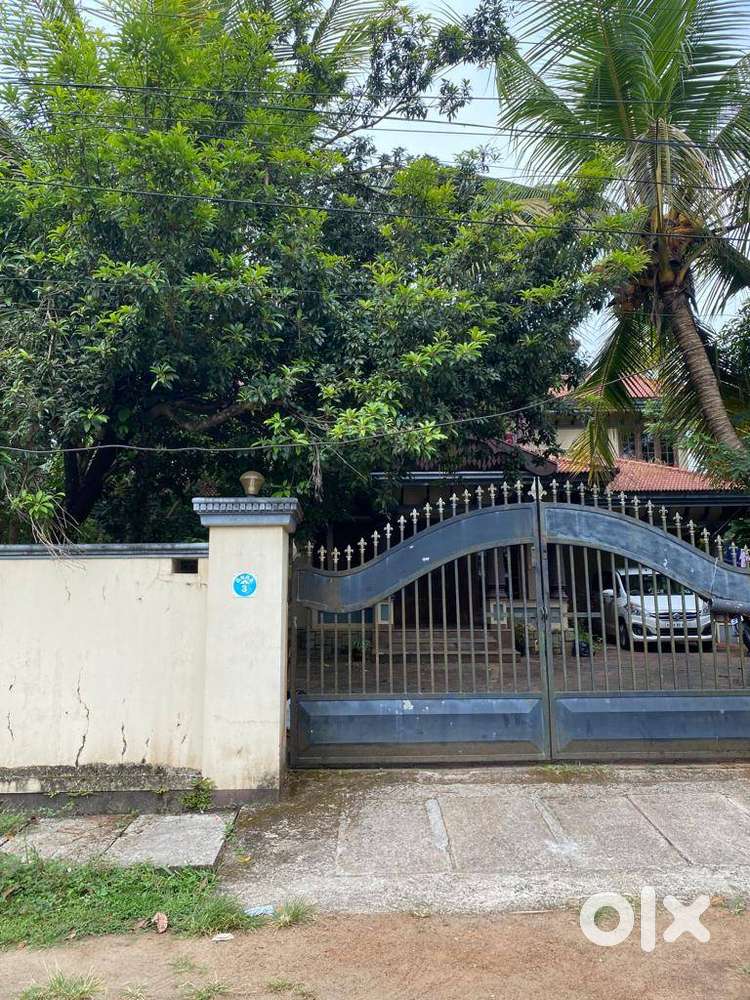 2BHK 1st floor for Govt or Bank Employees, With Cots/Beds,