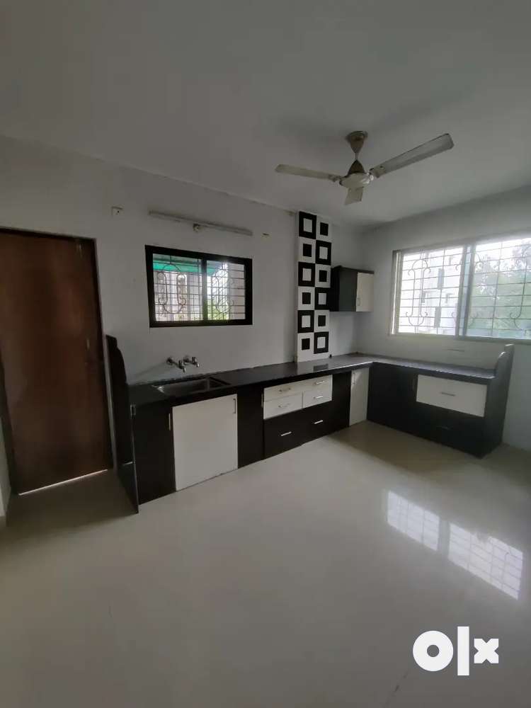 3bhk posh semifurnished flat for rent in Pratap nagar
