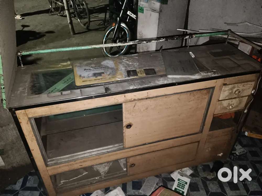 Shop counter