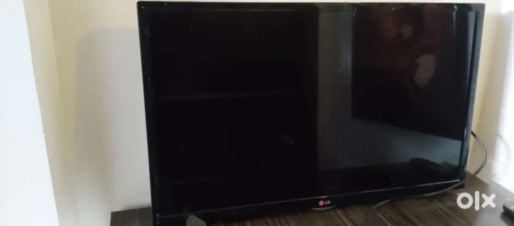 32 inches LG tv