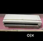 Hitachi 1.5 ton invertor split ac with remote